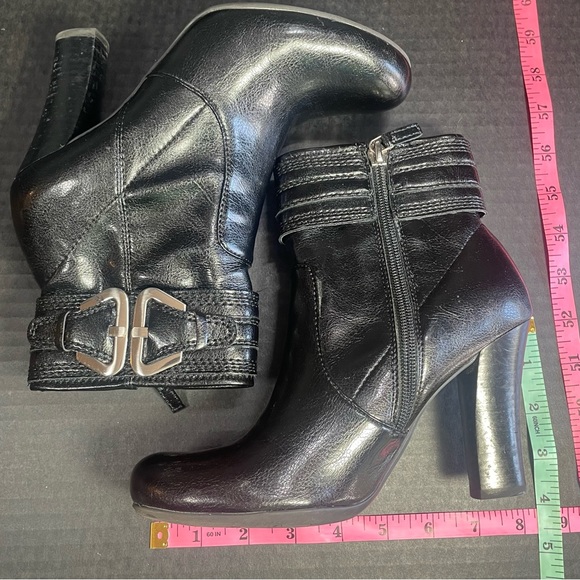 Franco Sarto Buckle Adorned Black Ankle Boots 5.5M EUC PRICE FIRM - Picture 11 of 11